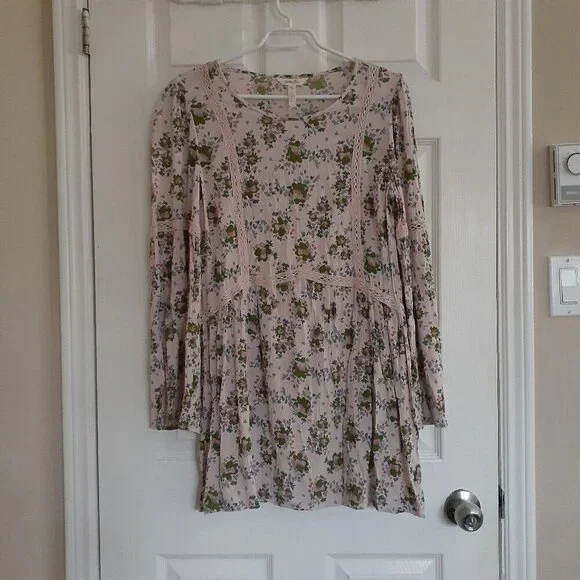 Matilda Jane Women's Size M Pink Floral Like A Lady Bohemian Crochet Tunic Top - Picture 3 of 12